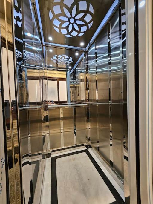 Apartment Luxury 3 Bedroom By A1 - 303 *