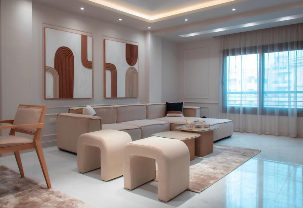 Luxury 3 Bedroom By A1 - 303 Apartment