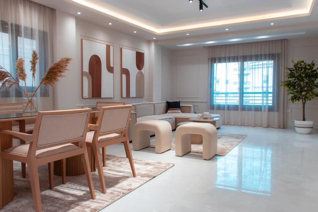 Apartment Luxury 3 Bedroom By A1 - 303 *